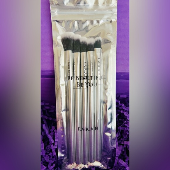 F.A.R.A.H Silver Makeup Eye Perfection Brush Set - Picture 1 of 9